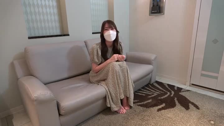 高挑性感的长发美女和网友宾馆见面开始人比较拘束后来把美女扑倒各种干A new海报剧照